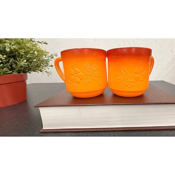 Orange Milk Glass Coffee Mugs with flowers, Mid Century 1950-1960 vintage - Picture 3 of 9